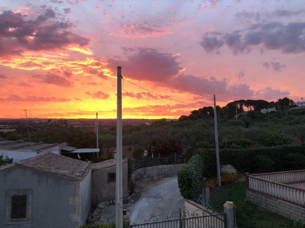 Casa Vacanza Passiflora Villa Noto Bagian luar foto